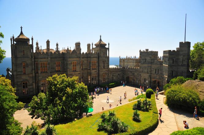 алупка - Ялта. Блистательные дворцы Южнобережья.